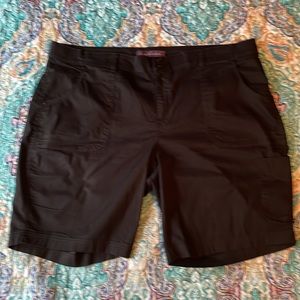 Black Bermuda Shorts 22W Gloria Vanderbilt NWOT